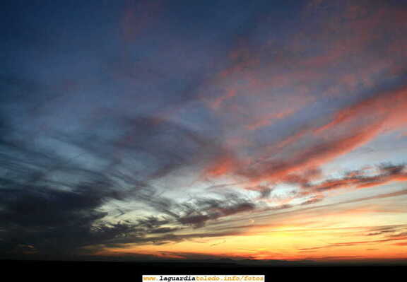 Puesta de sol sobre los cerros de Mora vista desde San Antonio El Viejo (06 de Enero de 2007)