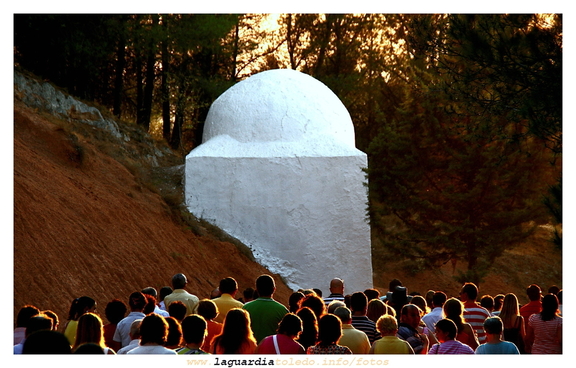 1 de septiembre de 2007, la procesión alcanza la primera capilla de la cuesta del la ermita.