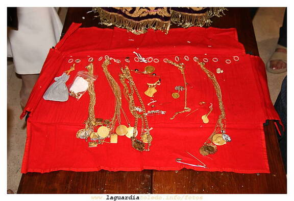 27 de septiembre de 2007. Ceremonia retirada de las joyas del Santo Niño III.