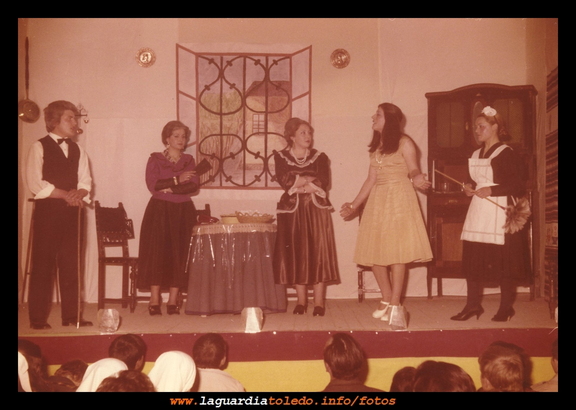 Representación teatral en La Guardia