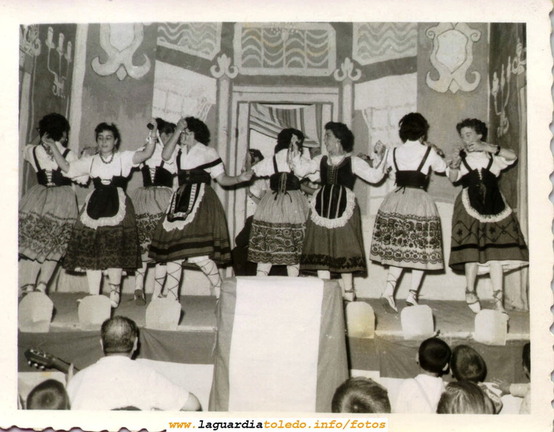 Grupo de Coros y Danzas. Años 50