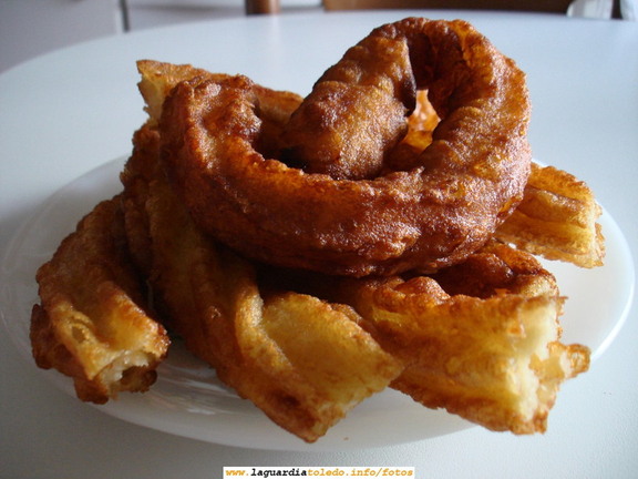 6 de Mayo de 2007. Primera hora de la mañana. Los churros "d'en Ca Vichuna" como decimos aquí