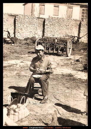 pelando patatas