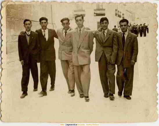 Grupo de amigos en las fiestas ?