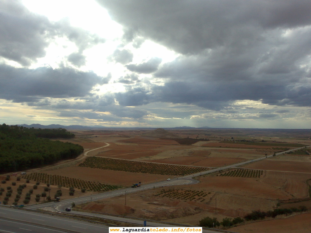 30 de Septiembre de 2007. 18:12. Los tractores volviendo de vendimiar de La Vega
