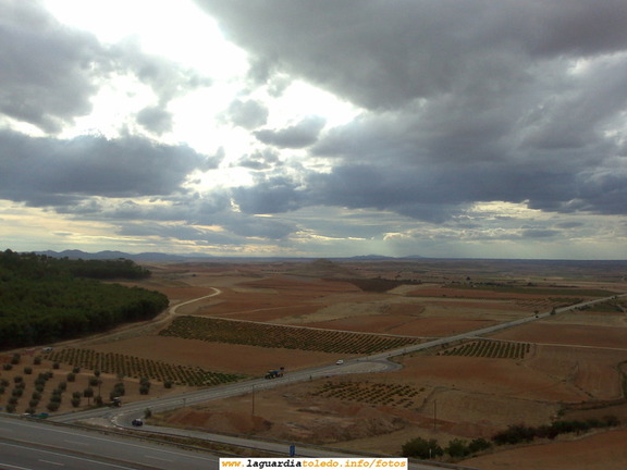 30 de Septiembre de 2007. 18:12. Los tractores volviendo de vendimiar de La Vega