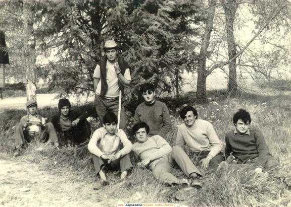 Merienda en el campo. Conocidos de momento: Emilio Orgaz "El Lucero", Vicente Peláez "Potaje", Eusebio Peláez "Potaje",Agustín "El Manchego", Pepe "el de la Plaza".