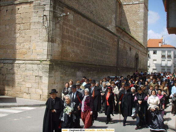 28 de Abril de 2007. Boda de 1910. La comitiva por la Calle Mayor