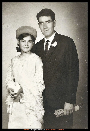 Novio y madrina de boda