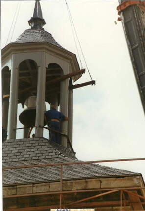 Fotos de la obra del chapitel de La Iglesia. 1990