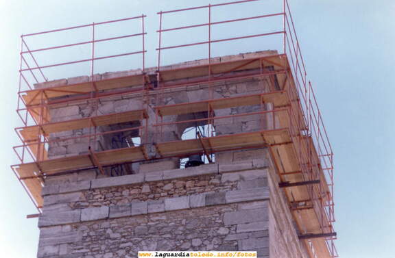 Fotos de la obra del chapitel de La Iglesia. 1990