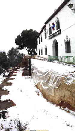 Obras de reconstrucción de la plataforma de la Ermita del Santo Niño avance a 28-Ene-2006