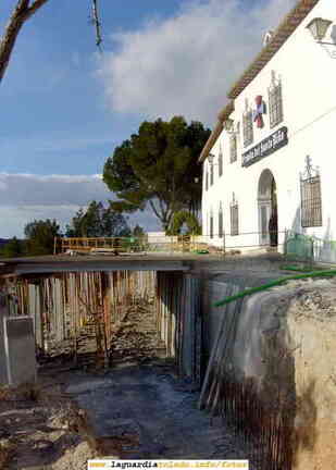 Obras de reconstrucción de la plataforma de la Ermita del Santo Niño avance a 11-Mar-2006