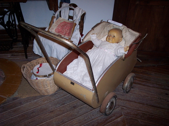 Bonitos rincones con antigüedades que se encuentran dentro de la casa Janenes (II)