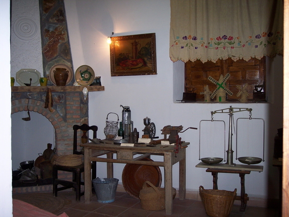 Bonitos rincones con antigüedades que se encuentran dentro de la casa Jaenes (VIII)