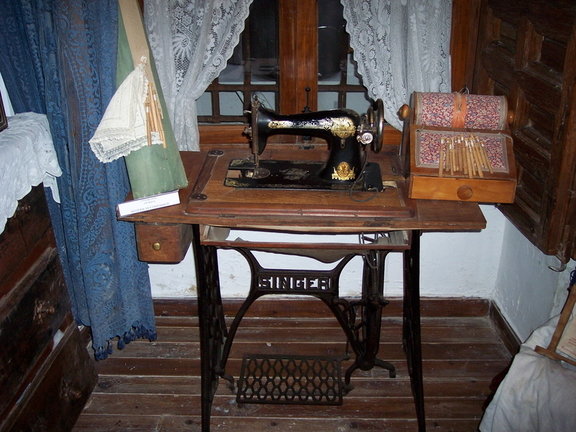 Bonitos rincones con antigüedades que se encuentran dentro de la casa Jaenes (VI)