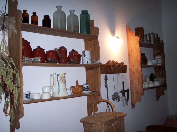 Bonitos rincones con antigüedades que se encuentran dentro de la casa Jaenes (XIII)