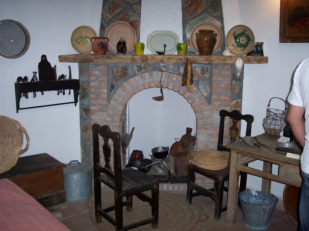 Bonitos rincones con antigüedades que se encuentran dentro de la casa Jaenes (XVIII)