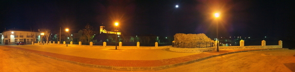 Foto panorámica nocturna de 180º de la remodelación del Castillo. 19-03-2011