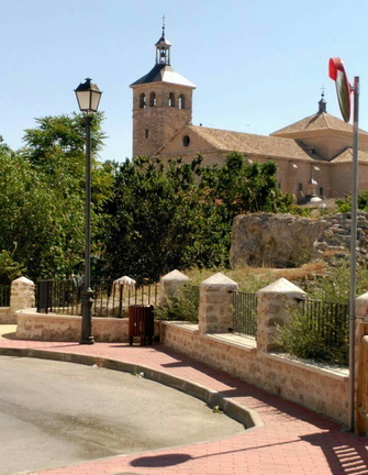 Vista de la iglesia desde el castillo