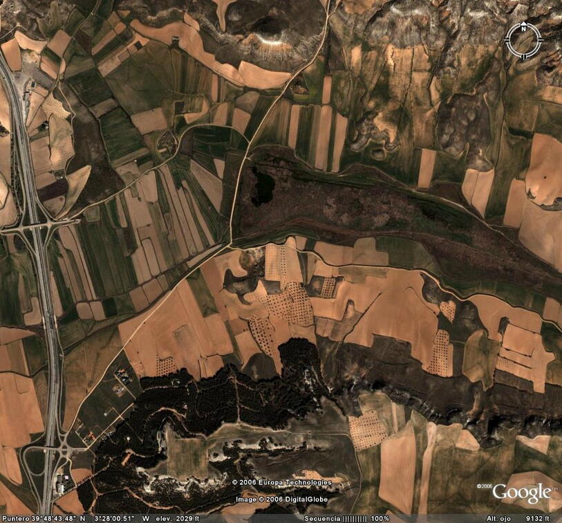 Valle del Arroyo Cedrón al este de la Autovía de Andalucía. Extraído de Google Earth