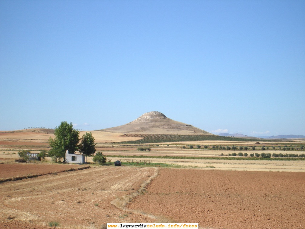 Vista del Cerro de la Atalaya desde la gasolinera de BP de la Carretera de Andalucía. 16 de Septiembre de 2006