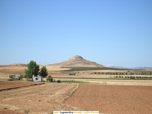 Vista del Cerro de la Atalaya desde la gasolinera de BP de la Carretera de Andalucía. 16 de Septiembre de 2006
