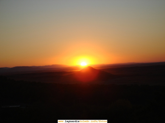 3 de Noviembre de 2007. 18:07. Puesta del sol desde el Cementerio (1/3).