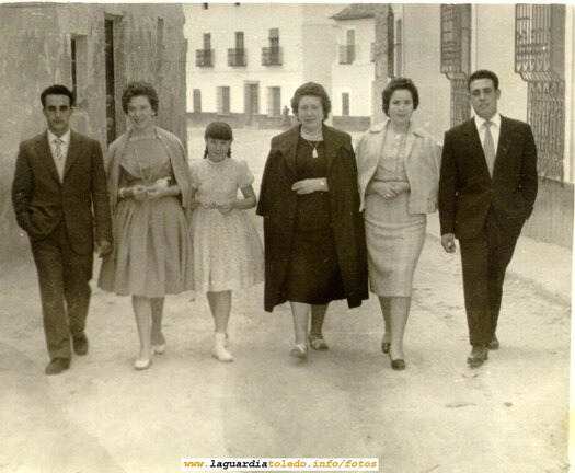 Subiendo desde la Plaza calle Mayor arriba. Años 50