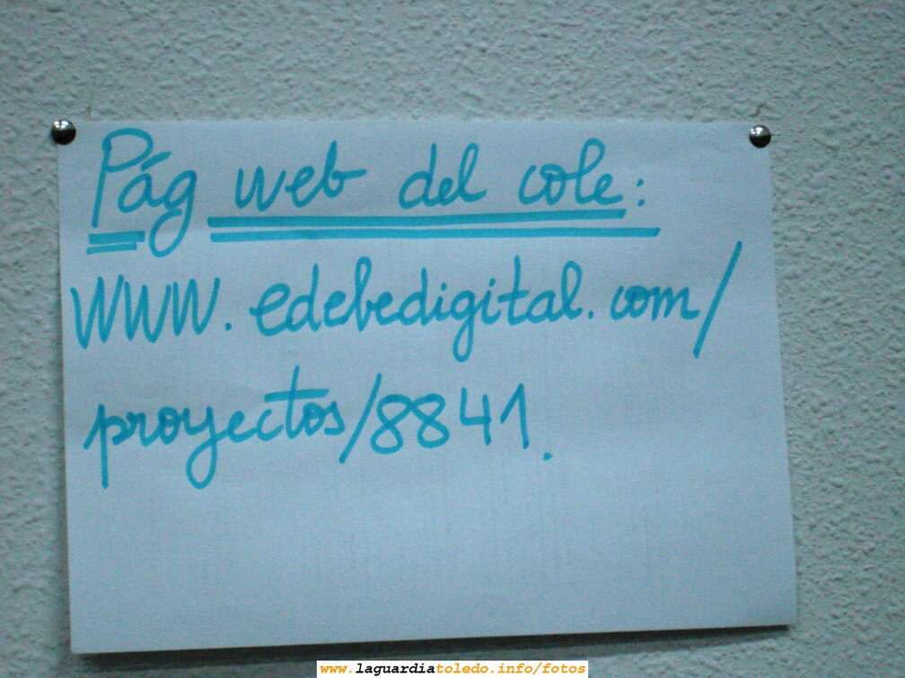10 de Diciembre de 2006. Cartel anunciador de la web del Colegio Valentín Escobar expuesto en dicho centro.