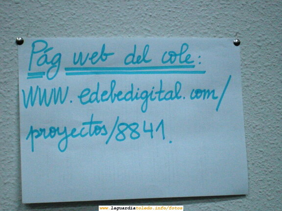 10 de Diciembre de 2006. Cartel anunciador de la web del Colegio Valentín Escobar expuesto en dicho centro.