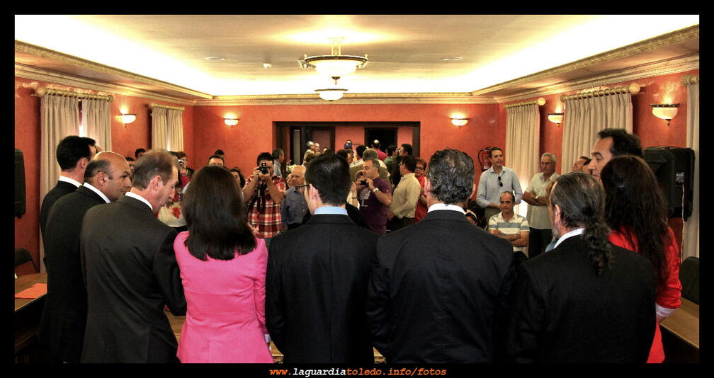 Toma de posesión de alcadía - 11 de junio 2011 - Frente al público