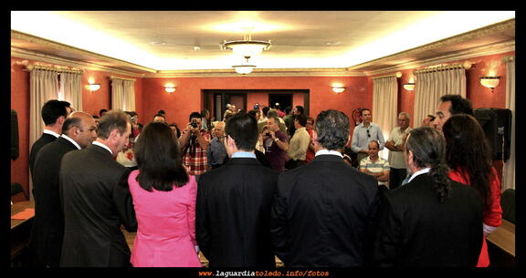 Toma de posesión de alcadía - 11 de junio 2011 - Frente al público