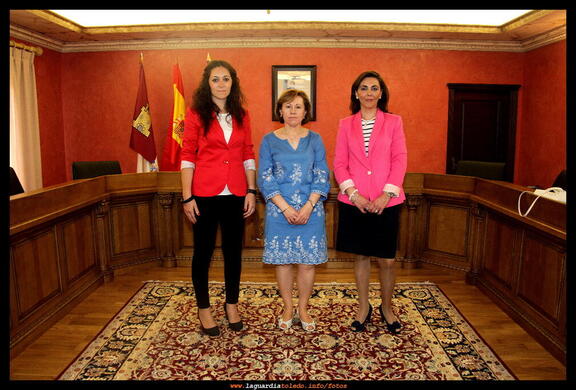Toma de posesión de alcadía - 11 de junio 2011 - Las concejalas