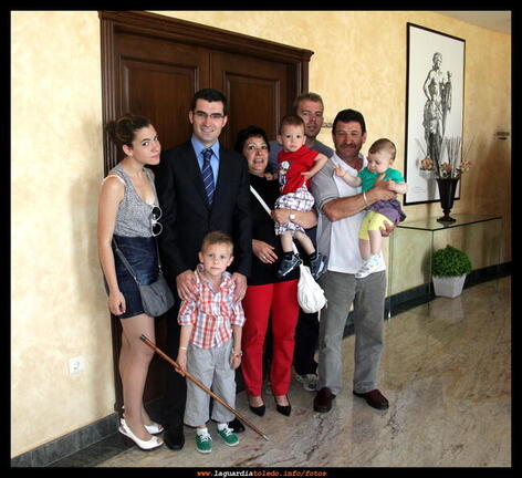 Toma de posesión de alcadía - 11 de junio 2011 - El alcade y familia