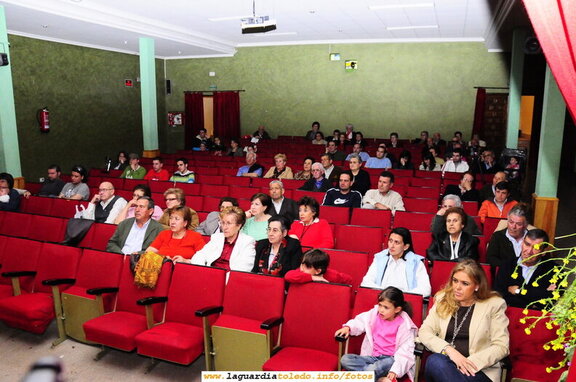 Asistentes al acto de presentación pública de Proyecto Tupi celebrado en La Guardia el 17 de Mayo de 2008, día de internet