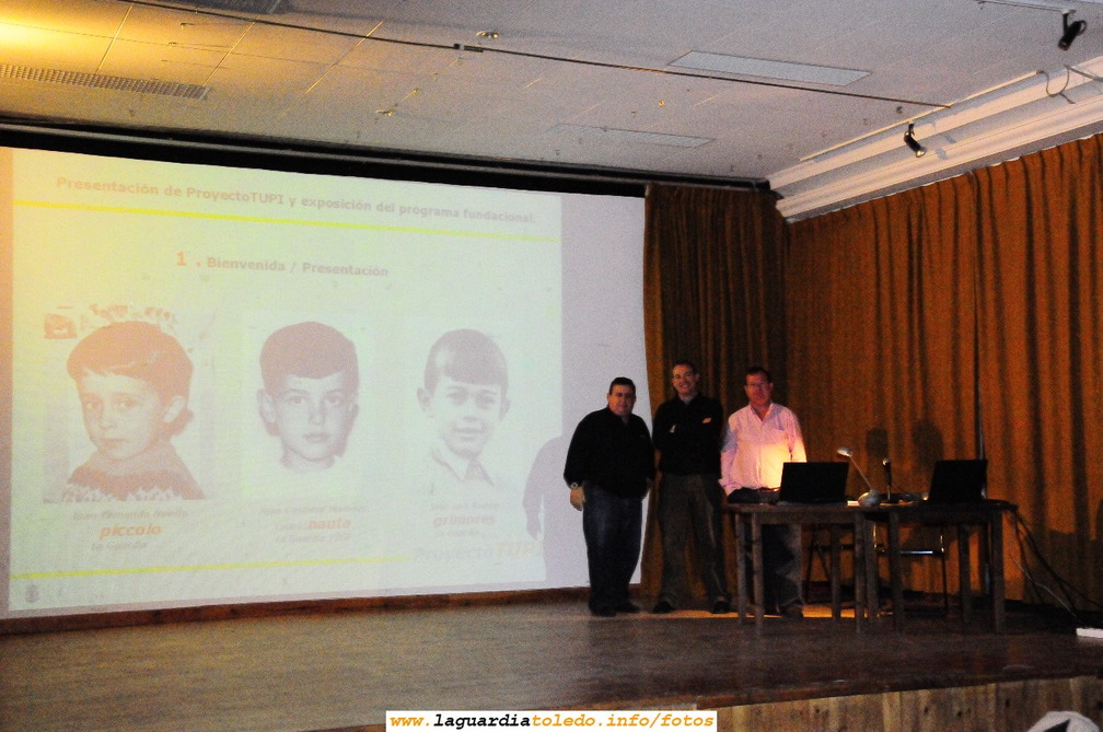 17 de Mayo de 2008. Los preparativos de la presentación de Proyecto Tupi en el Centro Social de La Guardia