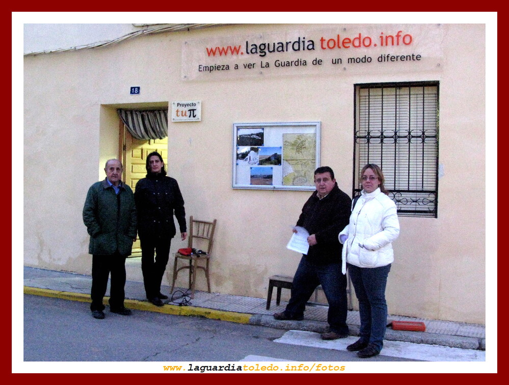 Montaje del expositor de la asociación. 23 de enero 2009.
