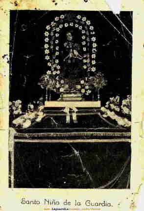 Estampilla del Santo Niño en su carroza procesional sobre 1900.