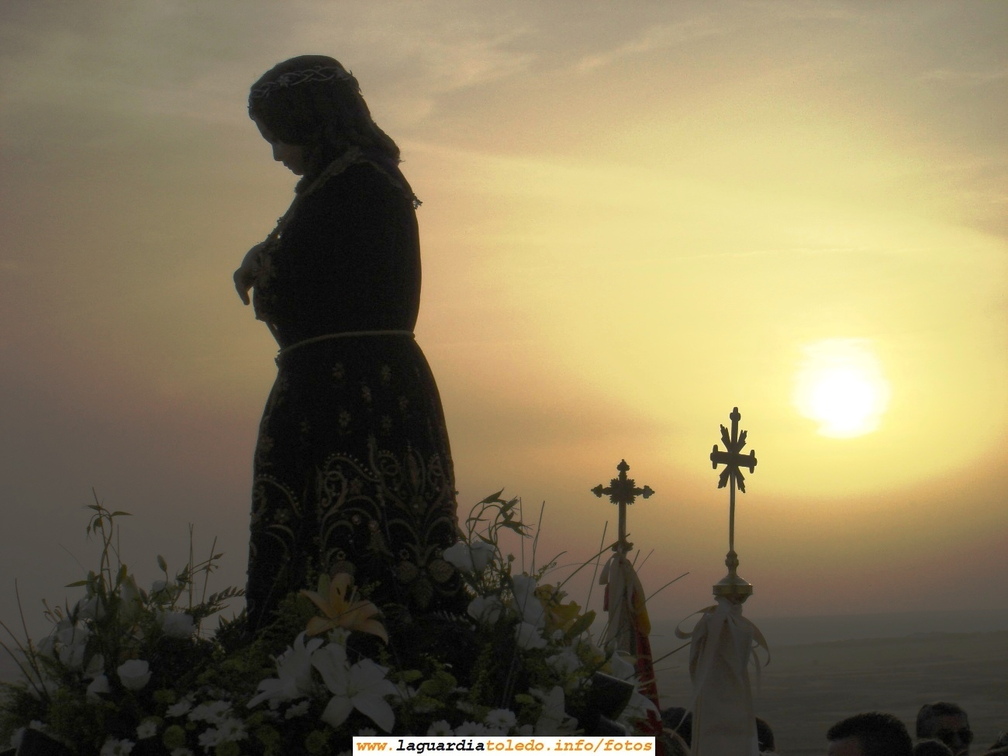 El Santo Niño y el Sol. 2 de septiembre de 2006 a la salida de la Ermita. 20:17
