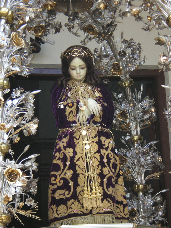 Santo Niño en la puerta de la iglesia dia 24