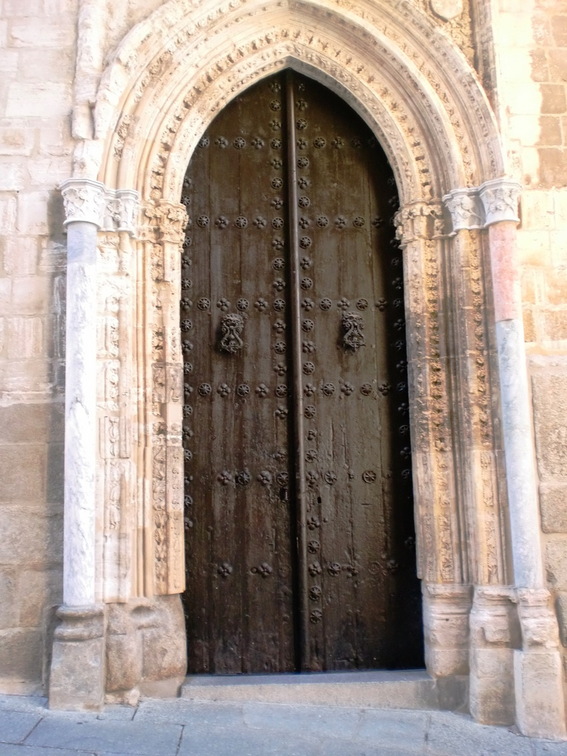 Puerta del Mollete de la Catedral de Toledo (11-04-2012), detrás de cuya puerta se encuentra el cuadro de Francisco Bayeu "El Rapto del Santo Niño"