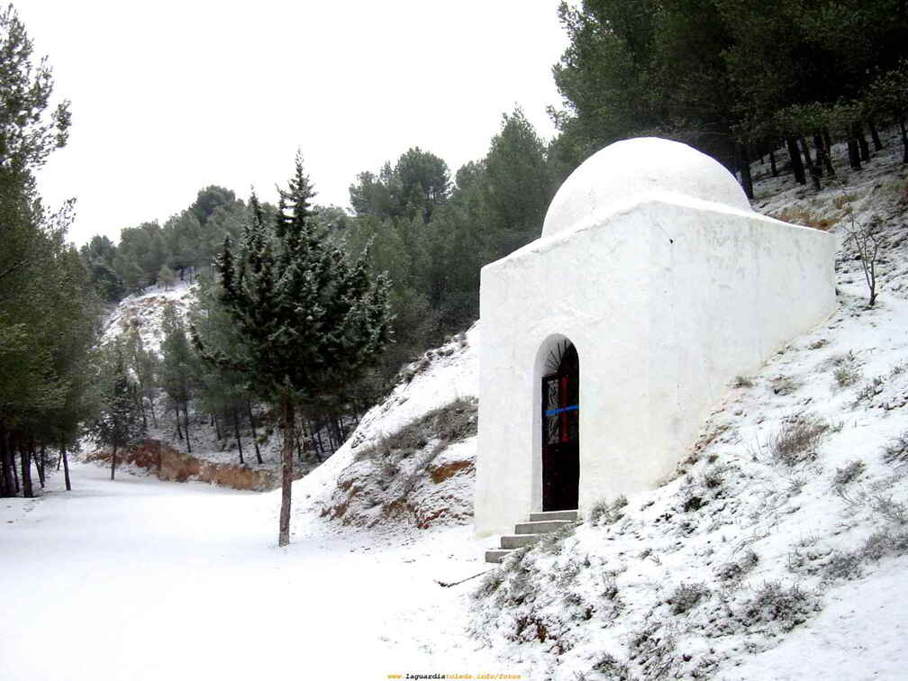 Camino de La Ermita del Santo Niño nevado 28-ene-2006