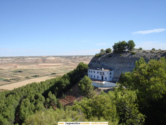 16 de Septiembre de 2006. Ermita del Santo Niño y el Cerro de las Maricas desde los cerros del Santo Niño