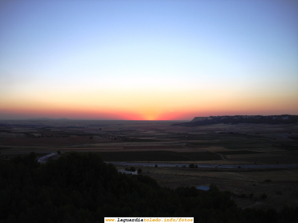 7 de Septiembre de 2007. Puesta del sol desde la explanada del Santo Niño (foto hecha sin zoom)