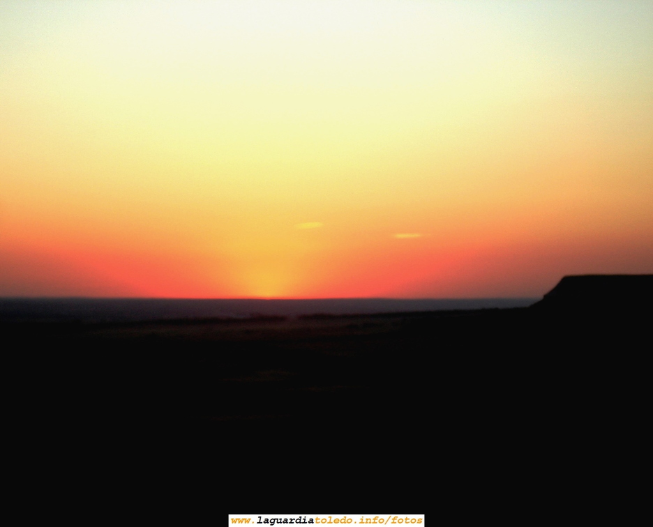 7 de Septiembre de 2007. Puesta del sol desde la explanada del Santo Niño (foto hecha con zoom)