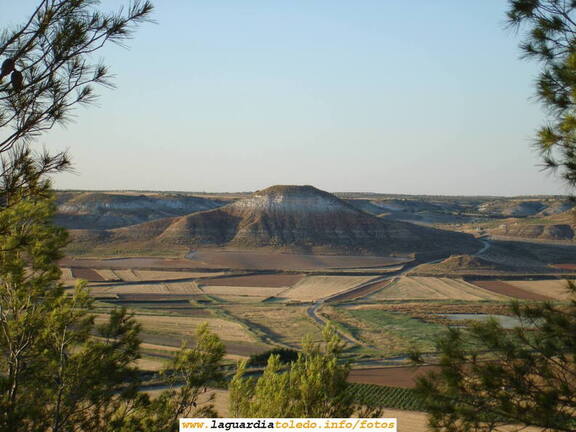 Vista panorámica del cerro de las Maricas desde el Santo Niño