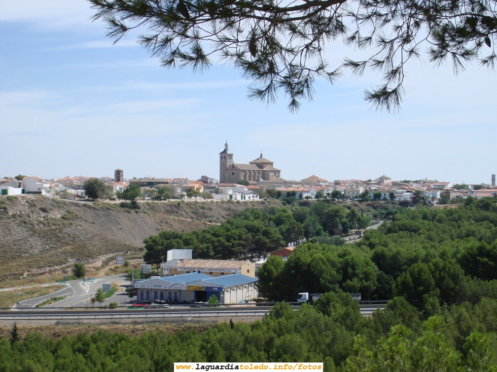 Panorámica del pueblo en su situación actual con respecto al cuadro posteado anteriormente