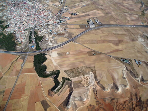 Foto panorámica aérea de La Guardia realizada desde un avión de vuelo sin motor. 30-08-06