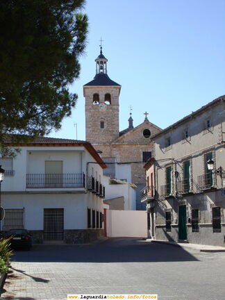 Foto de la Iglesia Parroquial desde la Plaza